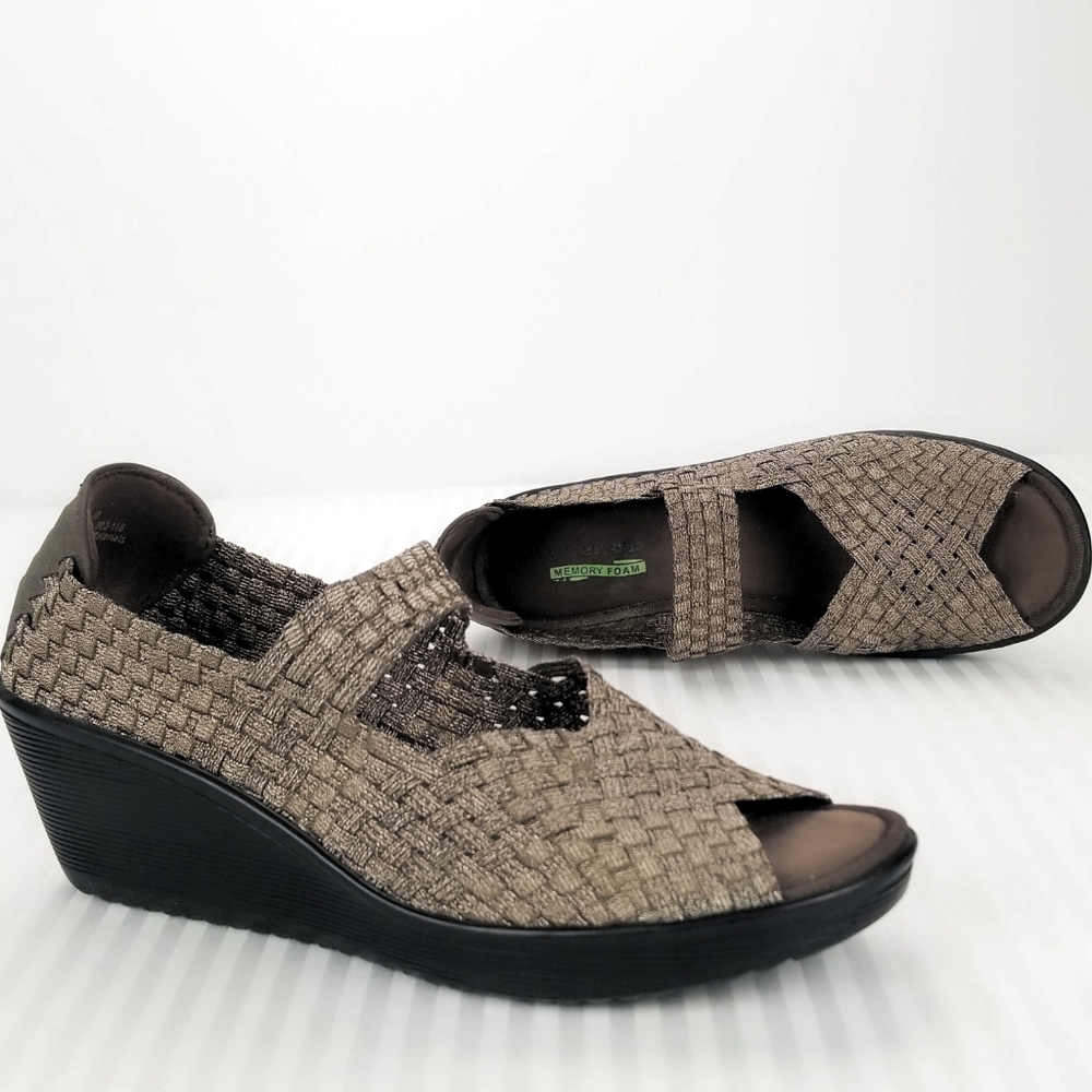 Bare Traps Memory Foam Shoes Size 7.5M